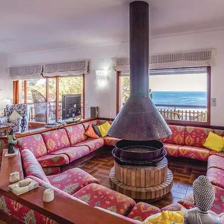 Five-bedroom Holiday In Lloret de Mar
