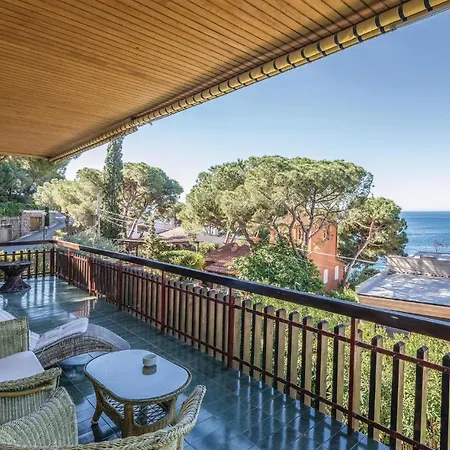 Hébergement de vacances Five-bedroom Holiday In