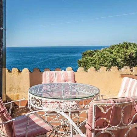 Five-bedroom Holiday In * Lloret de Mar