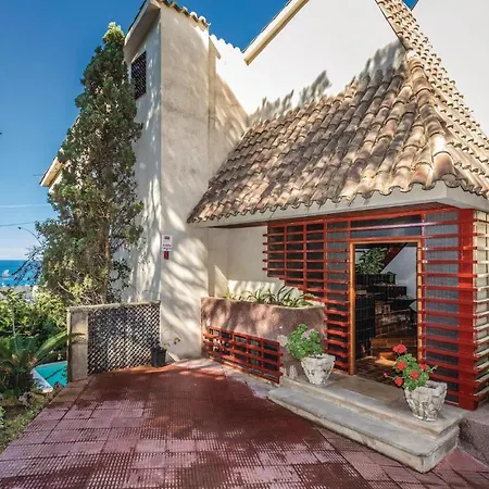 Five-bedroom Holiday In * Lloret de Mar