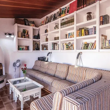Five-bedroom Holiday In Lloret de Mar